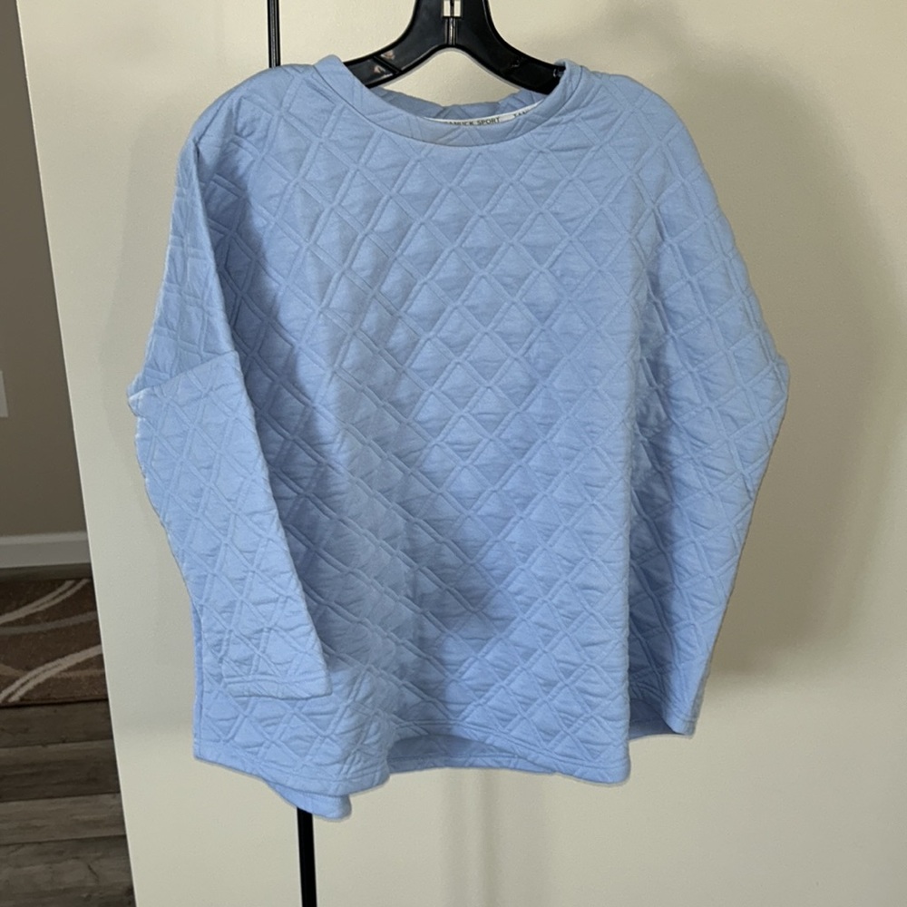 Blue Quilted Pullover
TNUCK SPORT XS/S, M/L, XL/XXL - Picture 7 of 8